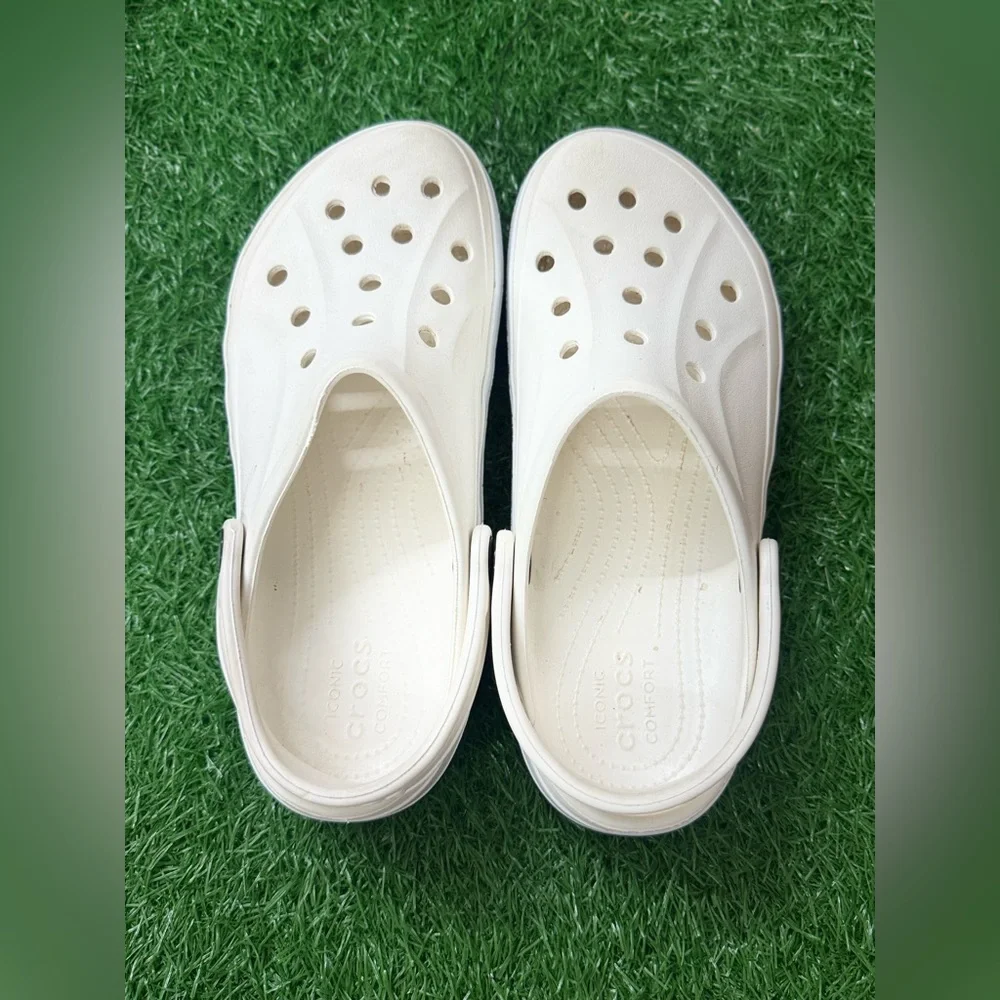 Crocs‎ Unisex White Clogs Size M-9 W-11